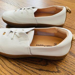 New Never Worn Hush Puppies White Leather Flats 6.5